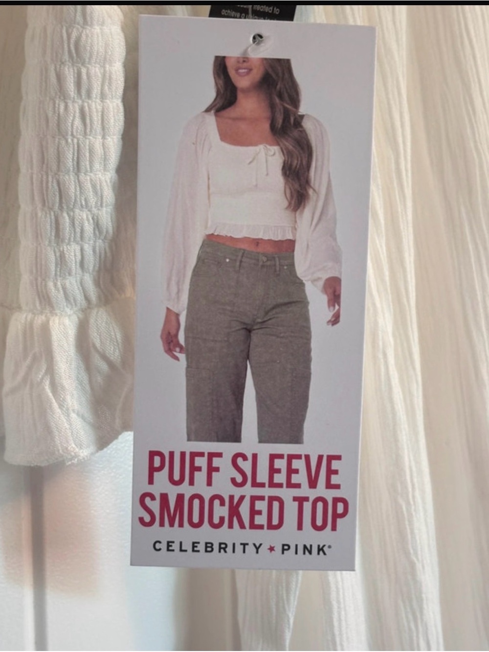 NWT-Medium Celebrity Pink Women’s Puff Sleeve Smocked Top - White